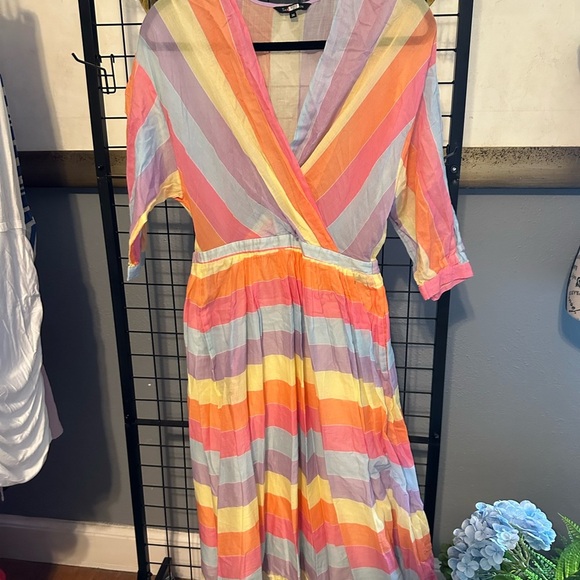 Tara Jarmon Pink and Yellow Wrap Midi Dress with Bishop Sleeves - Picture 4 of 6